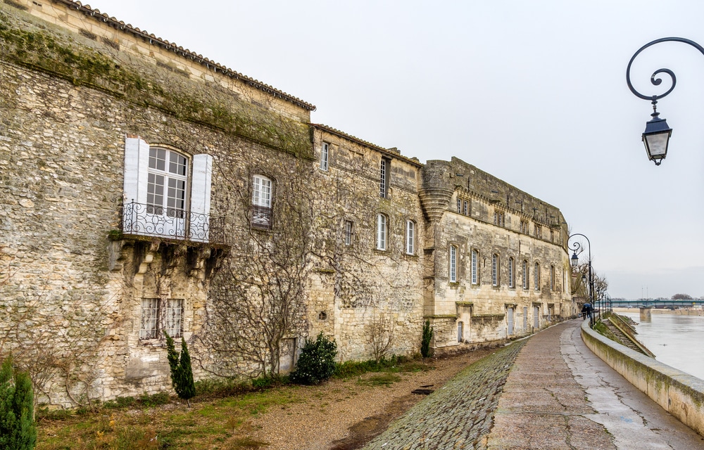 Musee Reattu Shutterstock 259353173, Arles