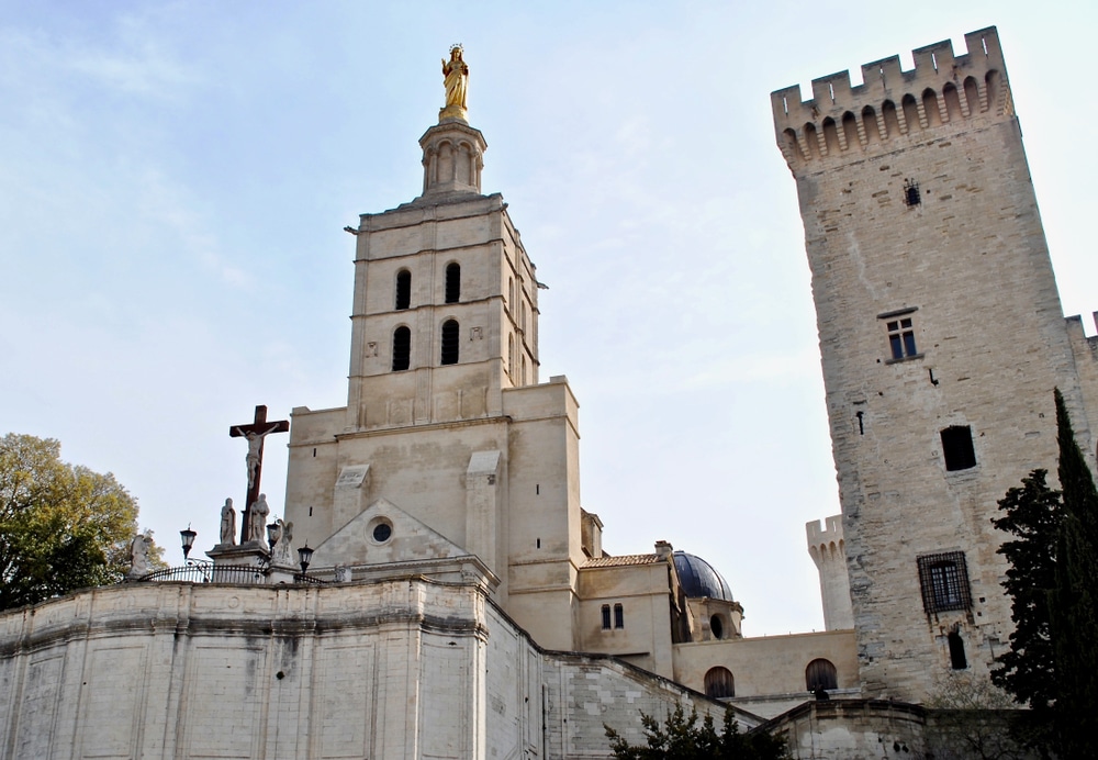 Notre Dame des Doms Shutterstock 1581851227, Avignon