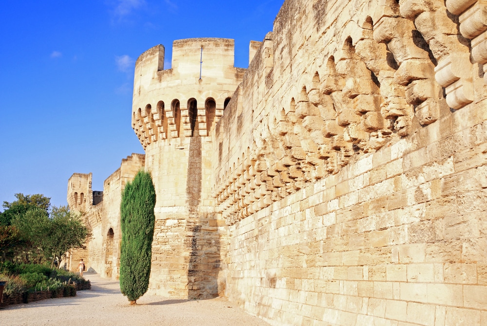 Stadsmuren Avignon Shutterstock 1169854192, Avignon