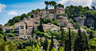 Venasque Vaucluse shutterstock 1413066269 2, luberon dorpjes