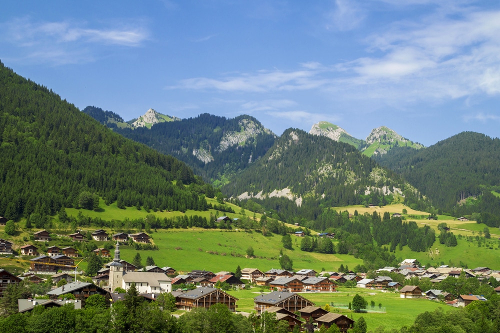 Chapelle dAbondance franse alpen shutterstock 399772876, dorpen in de Franse Alpen