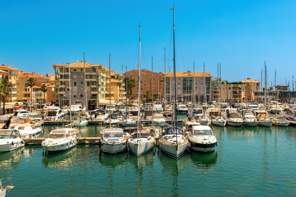 haven frejus cote dazur zuid frankrijk shutterstock 2421732319, frejus